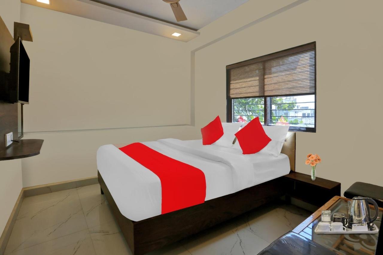 Hotel O Nandi Palace Lodging And Boarding Ulhasnagar Exterior photo