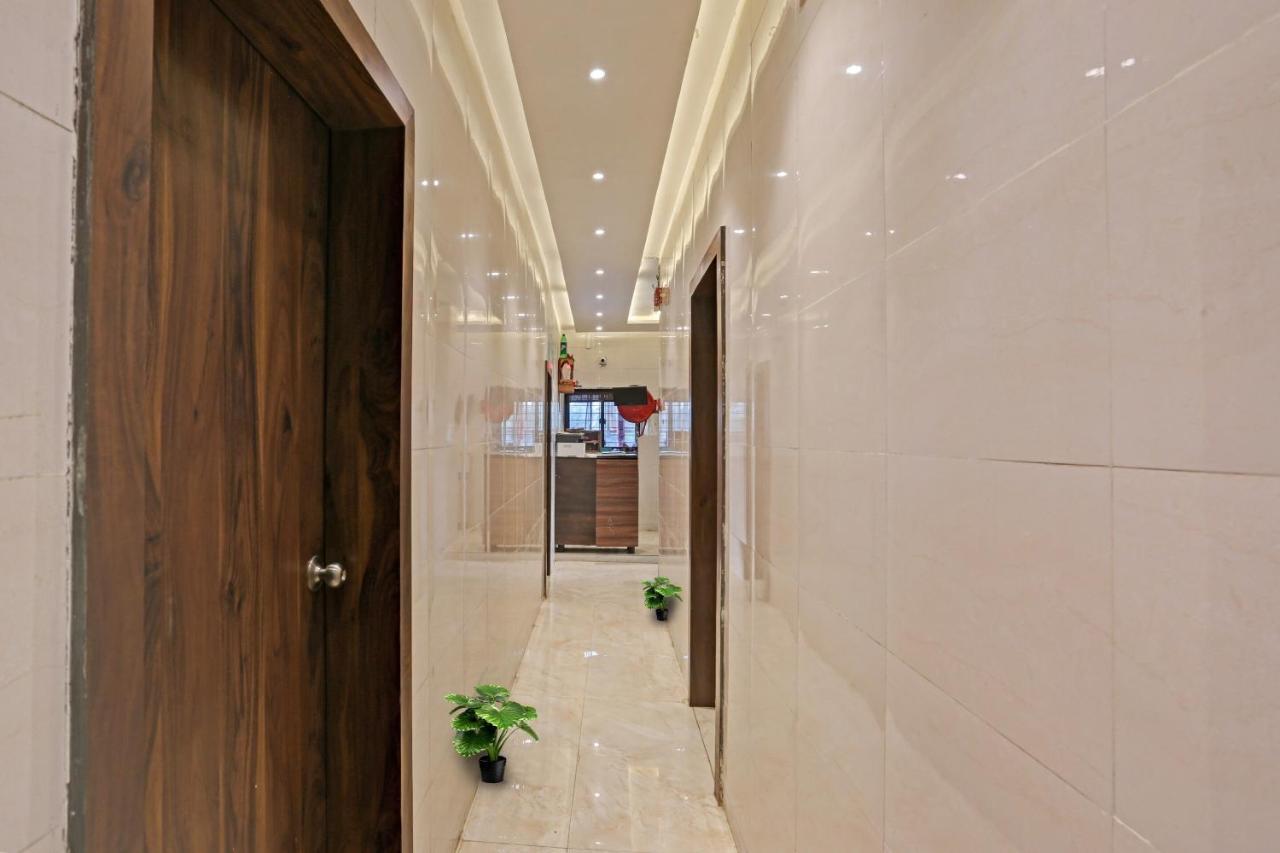 Hotel O Nandi Palace Lodging And Boarding Ulhasnagar Exterior photo